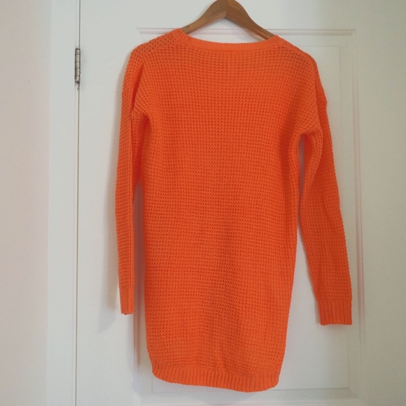 Woven sweater by Zenana - Picture 2 of 2